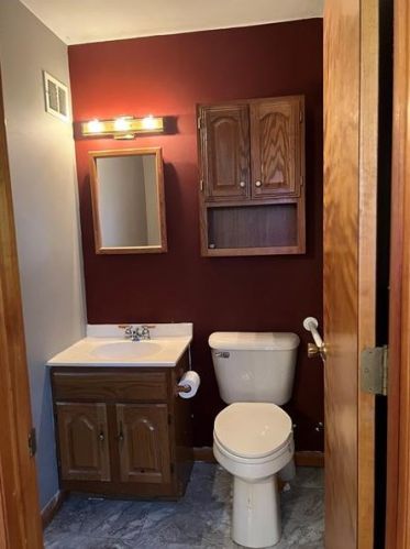 412 Clifton Ave, Glenshaw PA  15116-2402 exterior