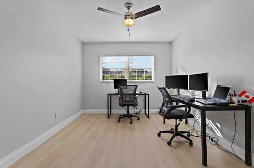 3462 Bayshore Blvd, Saint Petersburg FL  33703-5510 exterior