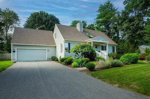 103 Almy Ave, Warren, RI 02885-3719