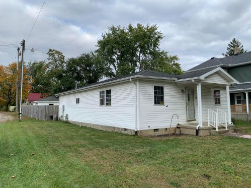 936 Lakeview Ave, Washington Ch, OH 43160-1033