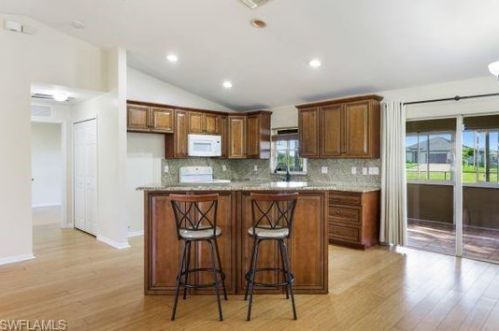 2738 4 Ter, Cape Coral FL  33991-1189 exterior