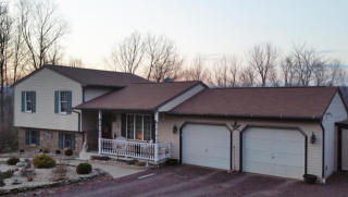30 Peach Ln, Berwick, PA 18603-6236