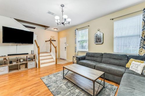 4076 Kyndra Cir, Richardson TX  75082-2762 exterior