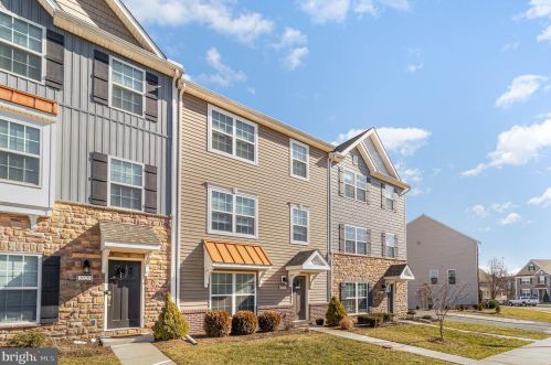 5010 Laurel Valley Ln, West Enola PA  17025-2286 exterior