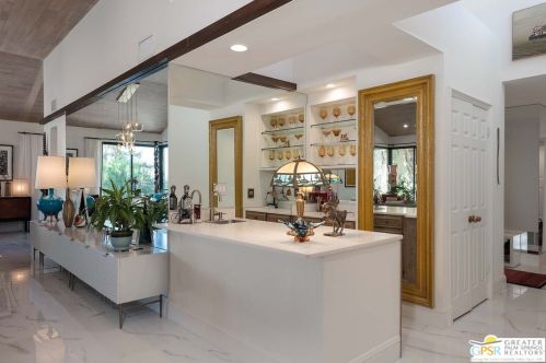 4 Vista Loma Dr, Rancho Mirage CA  92270-2959 exterior