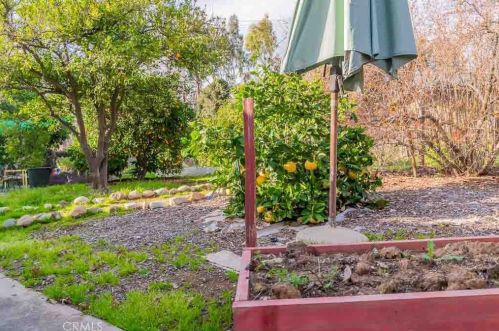 24 Center St, Redlands CA  92373-8102 exterior