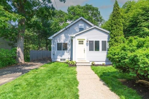 12 Maine Ave, Natick MA  01760-2219 exterior