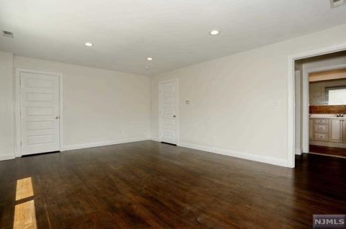 60 Madison Ave, Dumont NJ 07628-2317 exterior