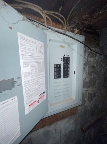 2206 Hawthorne Ave, Pittsburgh PA 15205-4520 exterior