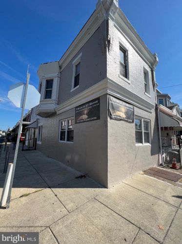 5935 Arch St, Philadelphia, PA 19139-2320