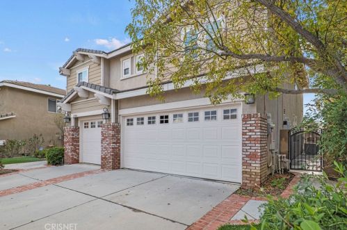 27836 Mariposa Ln, Santa Clarita CA  91384-4114 exterior