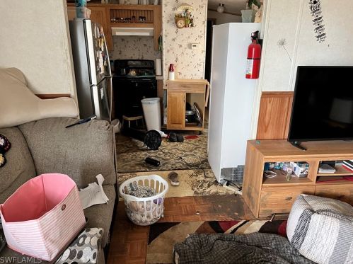 2522 York Rd, Saint James City FL  33956-2307 exterior