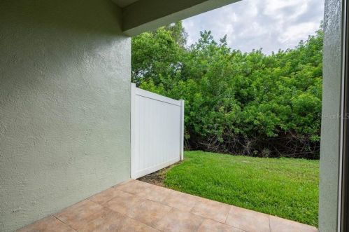 554 Black Lion Dr, Saint Petersburg FL  33716-3472 exterior