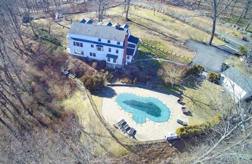 228 Florida Hill Rd, Ridgefield, CT 06877-5226