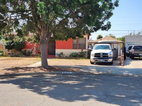 6911 Coachella Ave, Long Beach, CA 90805-1345