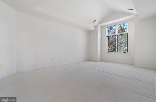 12015 Walnut Branch Rd, Herndon VA  20194-5616 exterior