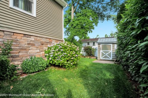 61 Venice Dr, Bricktown NJ  08723-6976 exterior