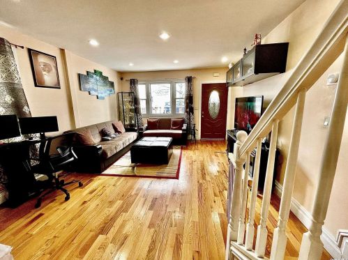 124-10 133rd Ave, Jamaica, NY 11420-1227