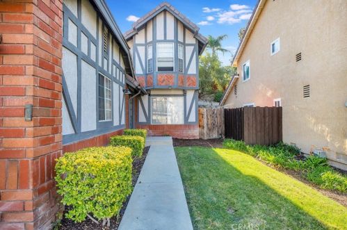 19852 Terri Dr, Santa Clarita, CA 91351-4816