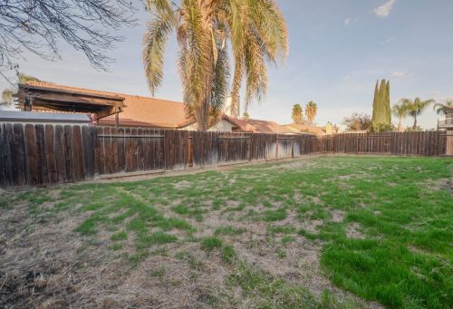 168 Driftwood Ct, Los Banos CA  93635-6302 exterior