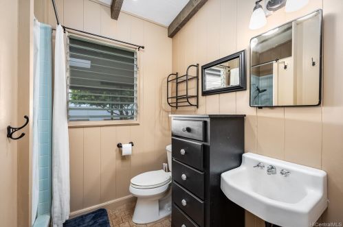 2170 Aamanu St, Pearl City HI  96782-1306 exterior