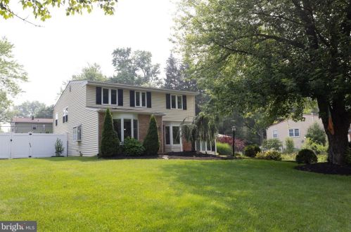 1650 Daws Rd, Blue Bell, PA 19422-3693