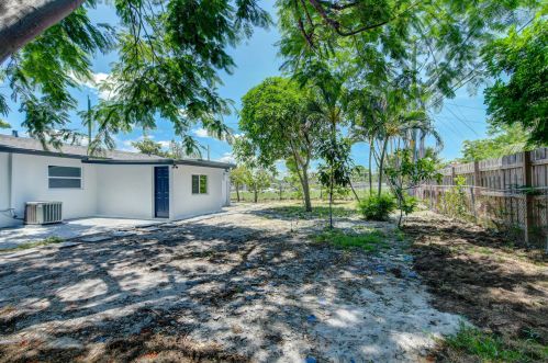 2180 Seacrest Blvd, Boynton Beach FL  33435-6785 exterior