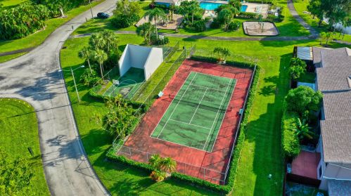 5274 Jog Ln, Delray Beach FL  33484-6621 exterior