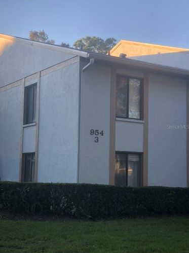 954 Courtyard Ln, Orlando, FL 32825-6256