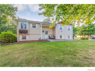 45 Capital Dr, Washingtonville, NY 10992-1346