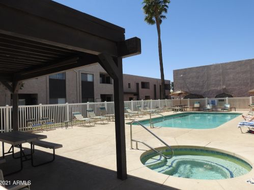 886 Galveston St, Chandler, AZ 85225-4475