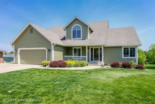 1304 Apple Dr, Indianola, IA 50125-1169