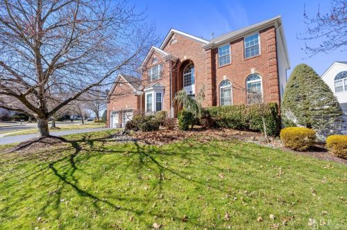 25 Brookhill Rd, East Brunswick, NJ 08816-2922