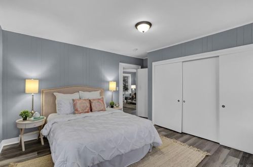 77 Chestnut St, Middletown CT  06457-3801 exterior