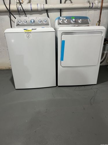 220 4th St, Deer Park NY  11729-5923 exterior