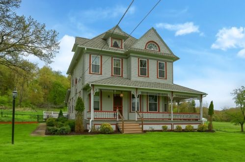 1815 Old Butler Rd, New Castle PA  16101-3130 exterior