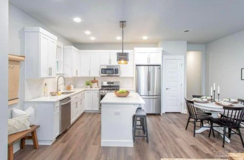 1200 F St, Pensacola, FL 32501-2431
