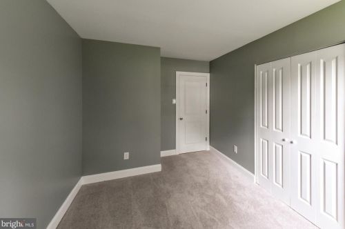 5 Holly Ct, Blenheim NJ  08012-5303 exterior