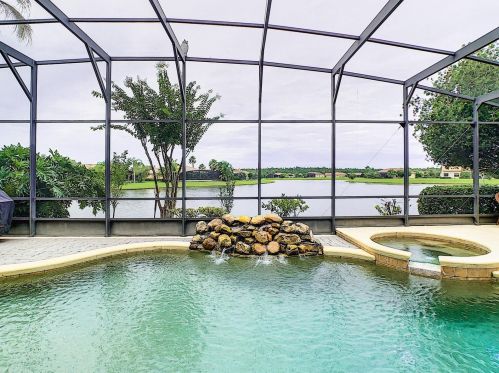212 Half Moon Bay Ct, Kissimmee, FL 34759-3695