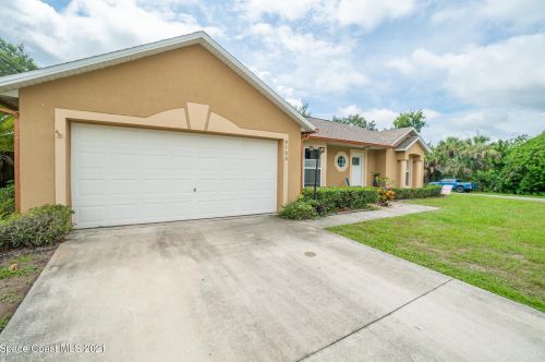 6155 Chapman St, Cocoa, FL 32927-8897