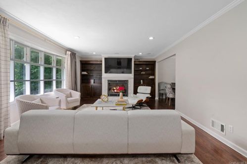 44 Bonwit Rd, Rye Brook NY  10573-1437 exterior
