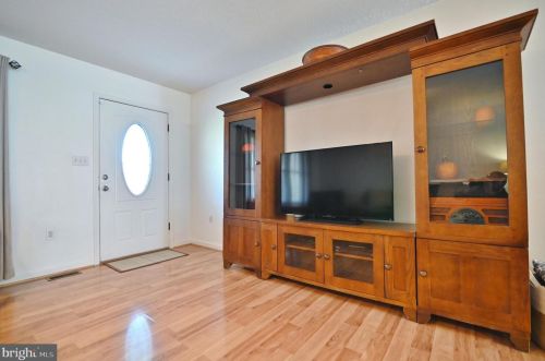 23 Bobby Ln, Edinburg VA  22824-2552 exterior