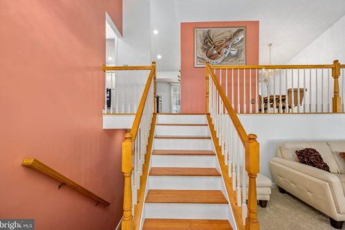 15581 Andover Heights Dr, Woodbridge VA  22193-1071 exterior