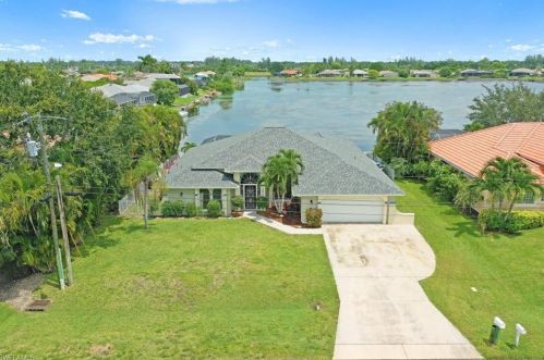 1417 27th Ter, Cape Coral, FL 33904-5745
