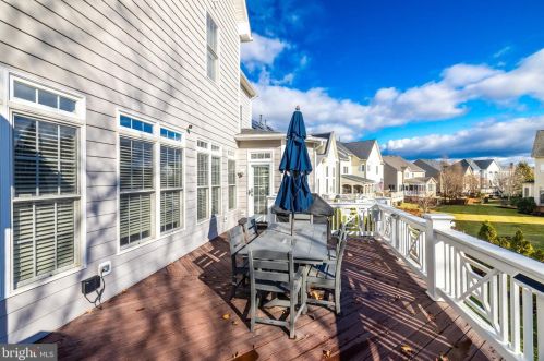 43331 Riverpoint Dr, Leesburg VA 20176-1296 exterior