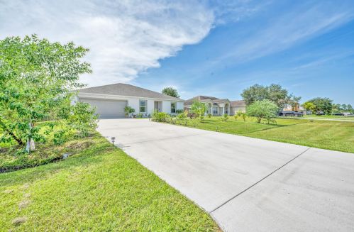 1338 Del Rio Blvd, Fort Pierce, FL 34953-1439