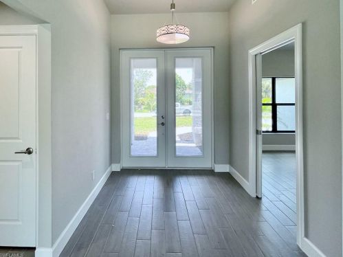 840 30th Ter, Cape Coral, FL 33914-8247