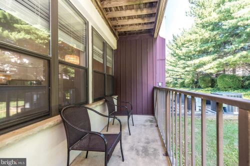 301 Byberry Rd, Philadelphia PA 19116-1947 exterior