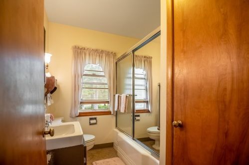 856 Sugar Hollow Rd, Hermitage PA  16148-2414 exterior