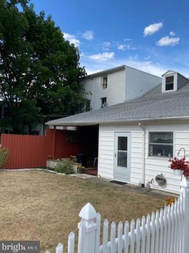 136 2nd St, Arnots Addition, PA 17970-1261